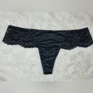 Victoria’s Secret Black Side Lacey Thong